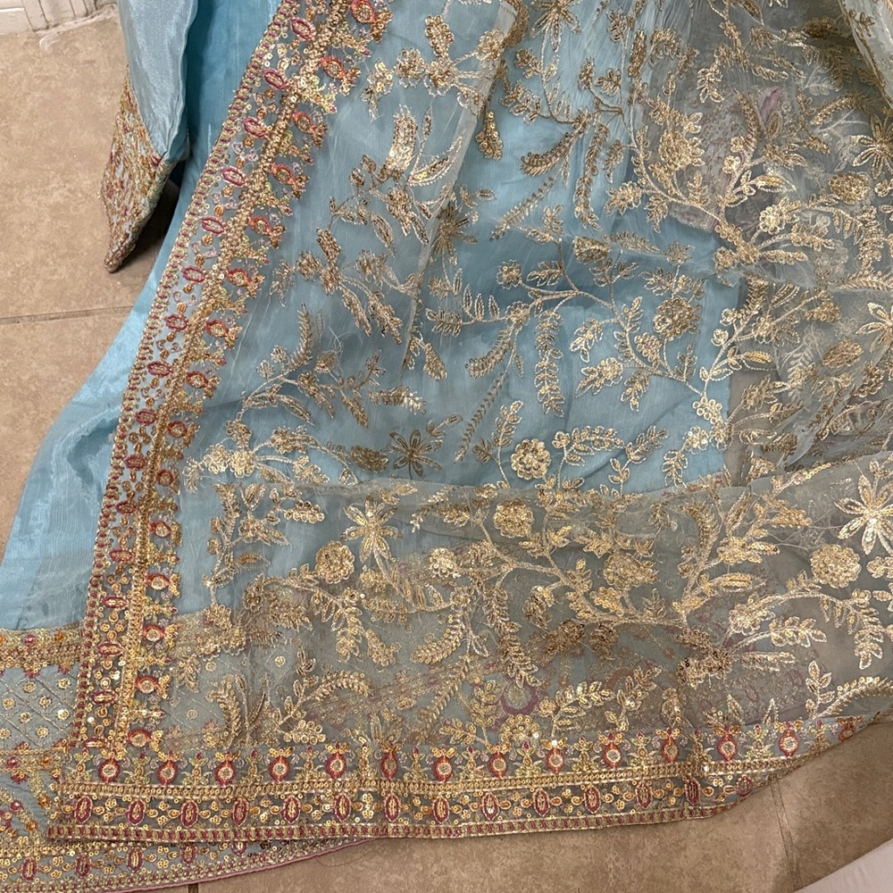 New Pakistani Indian Elegant Embroidered Blue shalwar kameez #806 - Picture 10 of 11